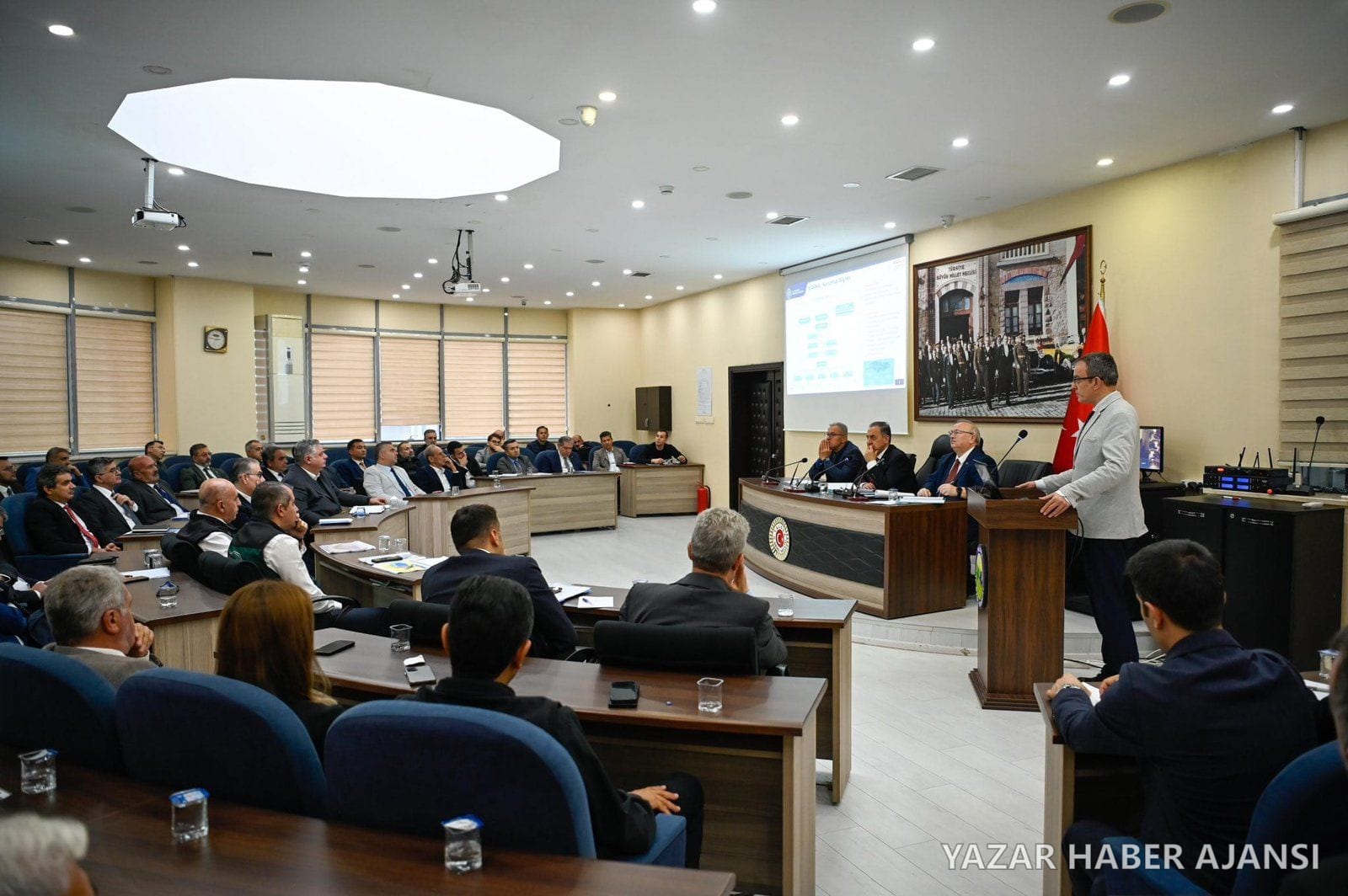 Yalova 4. İl Koordinasyon Kurulu Toplantısında kamu yatırımlarına ilişkin sunum yapıldı (Fotoğraf: Yalova Valiliği)