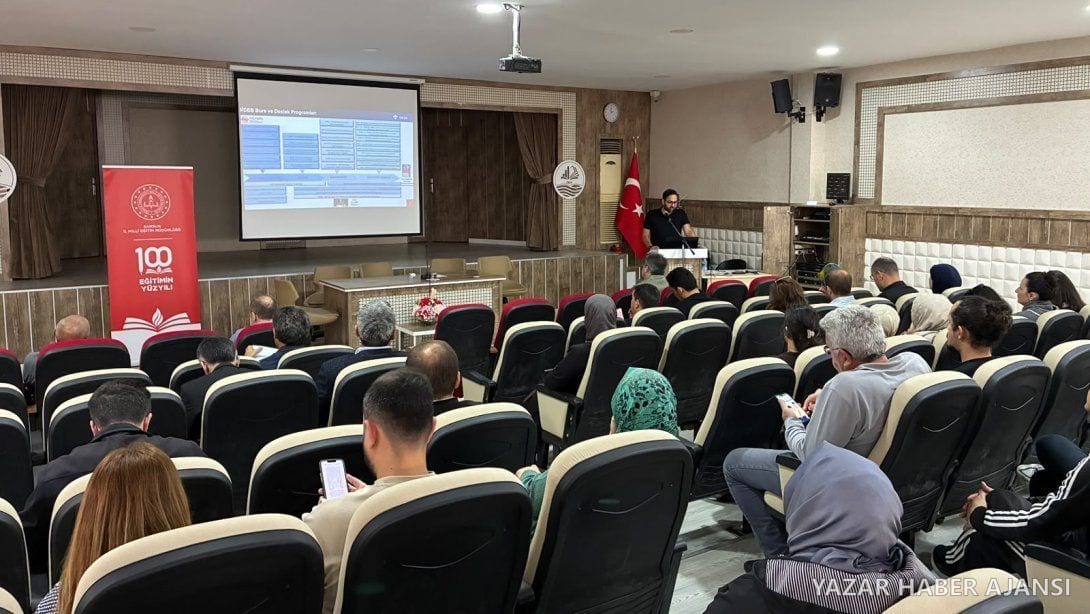 Samsun'da öğretmenlere yönelik TÜBİTAK ve TEKNOFEST bilgilendirme eğitiminden bir kare (Fotoğraf: Samsun İl Millî Eğitim Müdürlüğü)